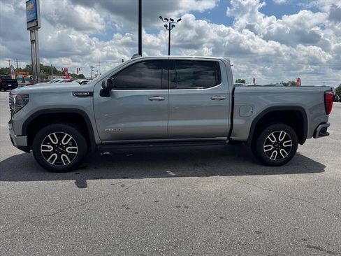 Used 2025 GMC Sierra 1500 AT4 w/ AT4 Premium Package AWD/4WD image 6