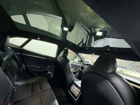 Used 2022 Tesla Model S Base image 39