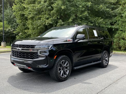 Used 2021 Chevrolet Tahoe Z71 w/ Luxury Package AWD/4WD image 5