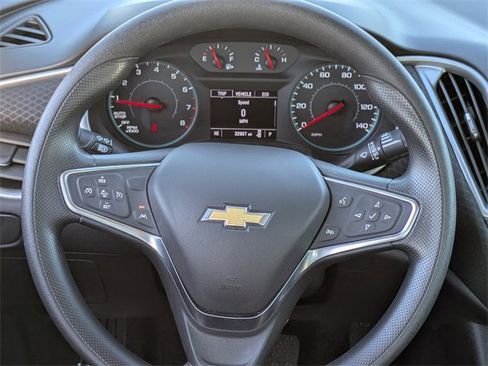 Used 2025 Chevrolet Malibu LT image 16