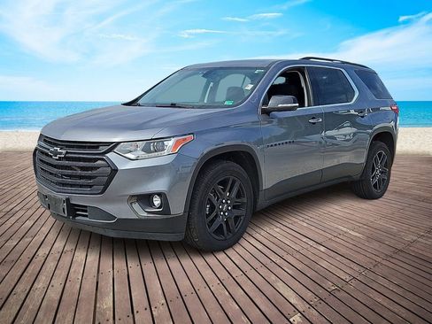 Used 2021 Chevrolet Traverse LT FWD image 3