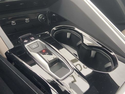 Certified 2025 Audi Q5 Prestige image 28