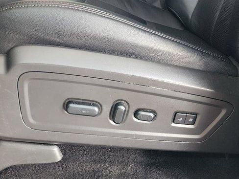 Used 2010 Lincoln Navigator L 4WD image 35