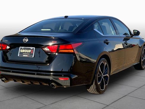 Used 2024 Nissan Altima 2.5 SR FWD image 13