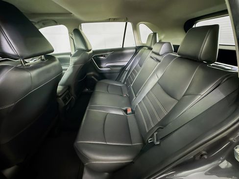 Used 2019 Toyota RAV4 XLE Premium image 28