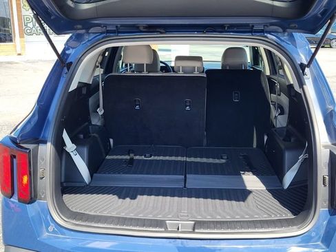 Certified 2025 Kia Sorento S AWD/4WD image 4