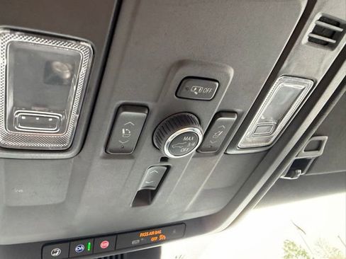 Certified 2025 GMC Yukon Denali image 35