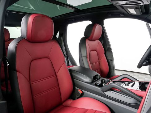 New 2026 Porsche Cayenne AWD/4WD image 24