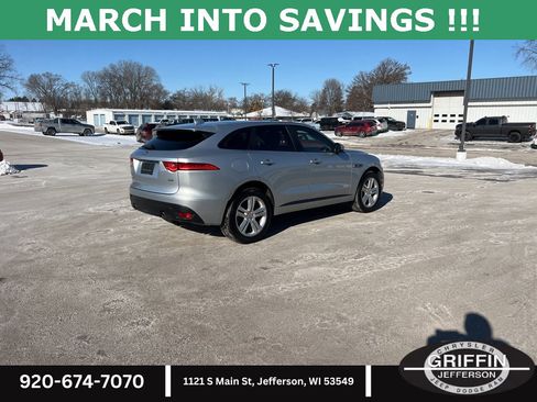 Used 2017 Jaguar F-PACE R-Sport image 9