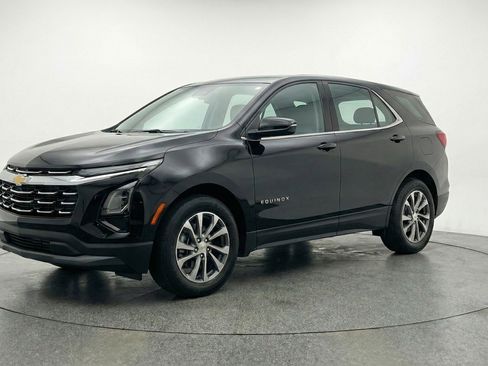 Used 2025 Chevrolet Equinox LT FWD image 3