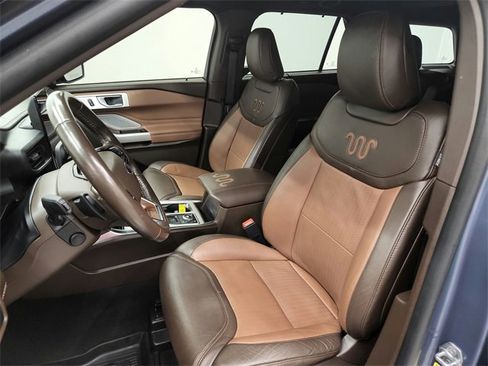 Used 2021 Ford Explorer King Ranch w/ Premium Technology Package image 19