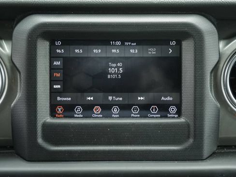 Used 2020 Jeep Wrangler Unlimited Sahara AWD/4WD image 34