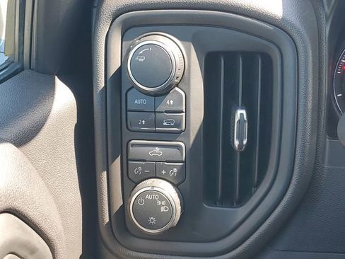 Certified 2020 Chevrolet Silverado 1500 Custom w/ Custom Value Package AWD/4WD image 18