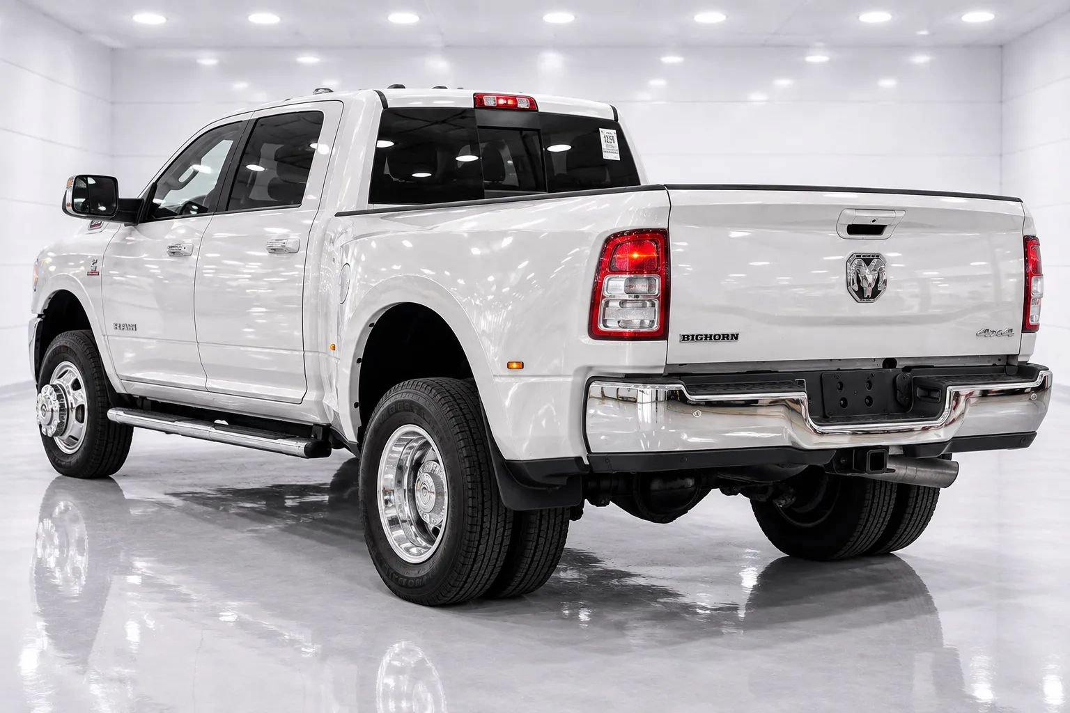 Used 2022 RAM 3500 Big Horn AWD/4WD image 3