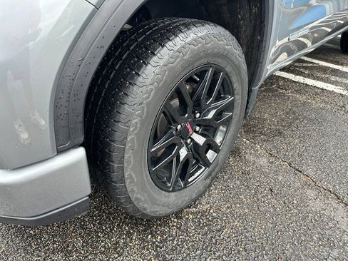 Used 2023 GMC Sierra 1500 Elevation AWD/4WD image 9