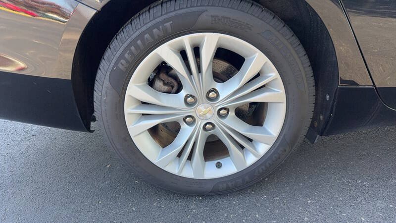 Used 2014 Chevrolet Impala LT w/ Convenience Package FWD image 9