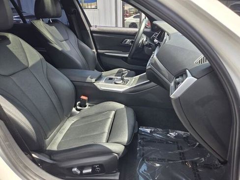 Used 2021 BMW 330i Sedan w/ M Sport Package RWD image 25