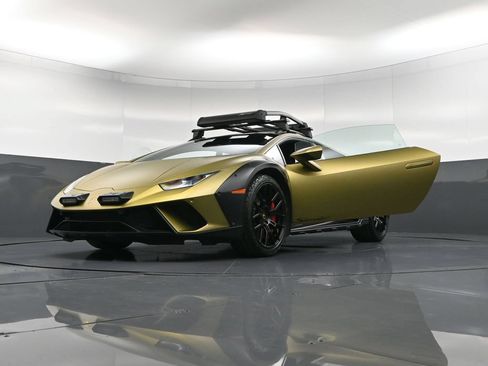 Used 2024 Lamborghini Huracan Sterrato AWD/4WD image 36