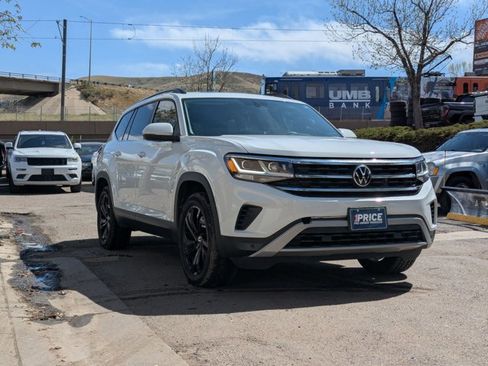 Used 2022 Volkswagen Atlas SE w/ Panoramic Sunroof Package AWD/4WD image 3