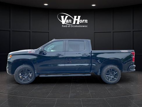 Used 2024 Chevrolet Silverado 1500 LT Trail Boss w/ Convenience Package II AWD/4WD image 4
