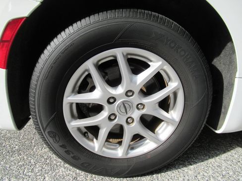 Certified 2023 Chrysler Pacifica Touring-L FWD image 8