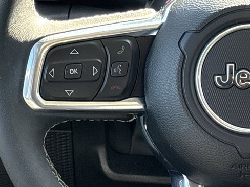 Used 2023 Jeep Wrangler Sahara image 22