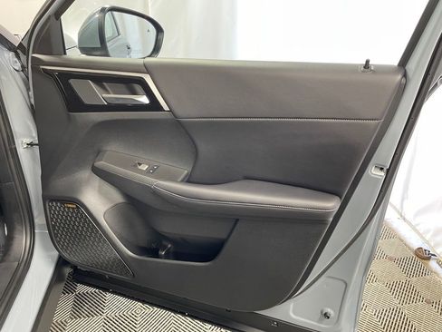 New 2025 Mitsubishi Outlander SE image 31
