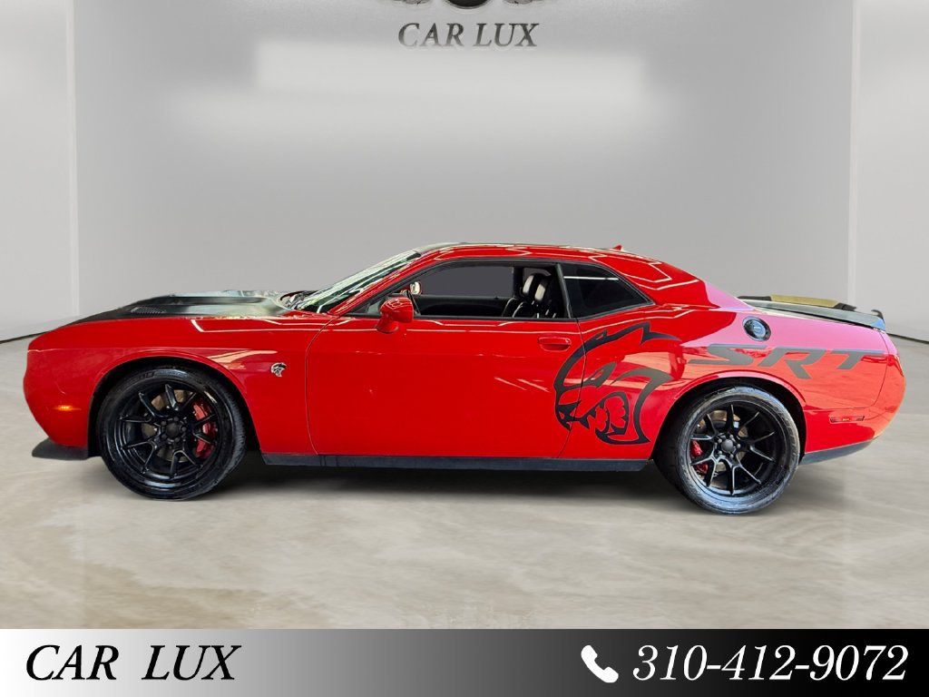 Used 2016 Dodge Challenger SRT Hellcat RWD image 2