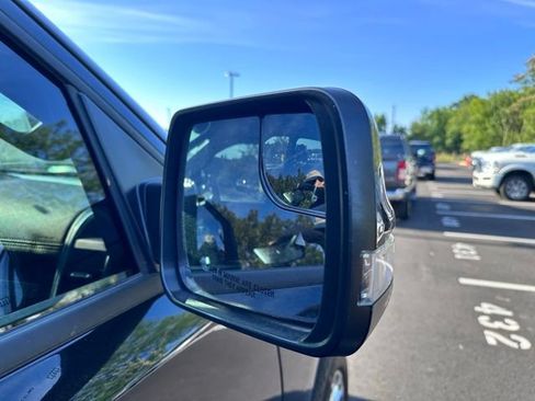 Used 2023 RAM 1500 Laramie AWD/4WD image 14