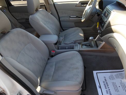 Used 2010 Subaru Forester 2.5X Premium image 22