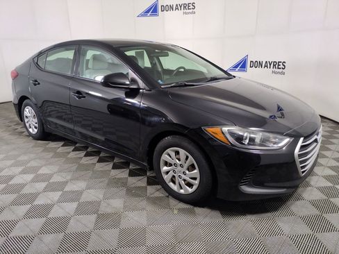 Used 2017 Hyundai Elantra SE image 8