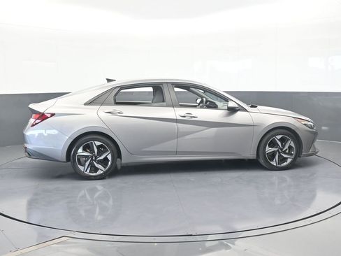 Used 2023 Hyundai Elantra SEL w/ Convenience Package image 7