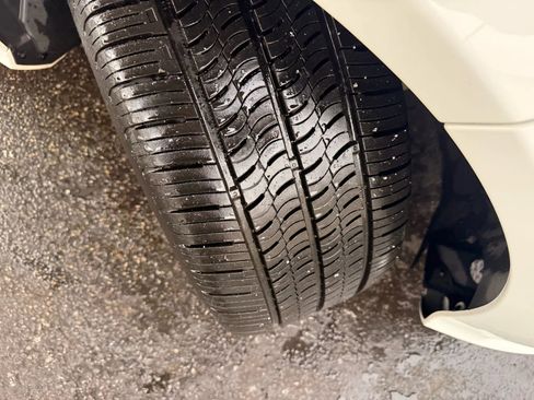 Used 2014 Mercedes-Benz E 350 4MATIC Sedan image 50