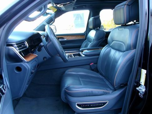 Used 2022 Jeep Grand Wagoneer Series II w/ Convenience Group III image 15