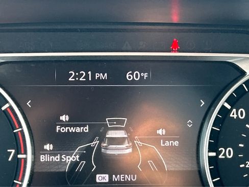 Used 2023 Nissan Rogue SV w/ SV Premium B Package image 28