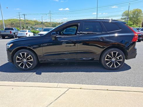 Used 2023 Volvo XC60 B5 Plus w/ Climate Package AWD/4WD image 4