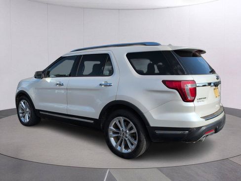 Used 2018 Ford Explorer Limited w/ Ford Safe & Smart Package FWD image 3