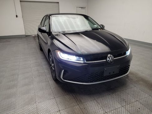 Used 2025 Volkswagen Jetta SE image 14