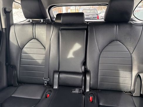 Used 2024 Toyota Highlander XLE image 14