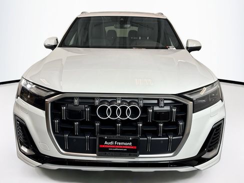 Used 2025 Audi Q7 3.0T Premium Plus image 2