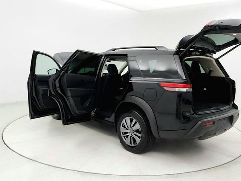 Used 2025 Nissan Pathfinder SV AWD/4WD image 10