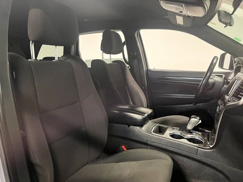 Used 2020 Jeep Grand Cherokee Laredo image 10