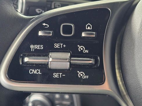 Used 2023 Mercedes-Benz GLB 250 4MATIC image 28