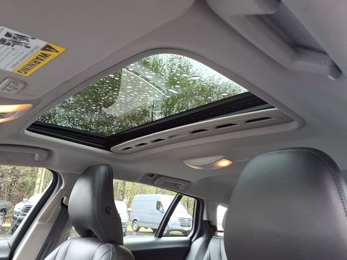Used 2015 Volvo V60 T5 Platinum AWD/4WD image 9