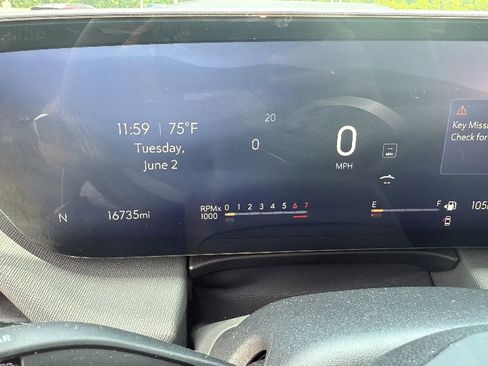 Used 2025 Buick Enclave Preferred FWD image 27
