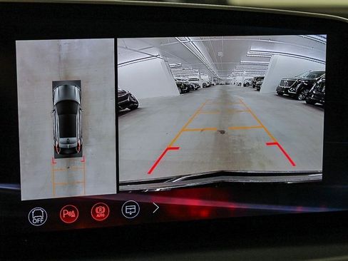 New 2026 Cadillac Lyriq V image 27