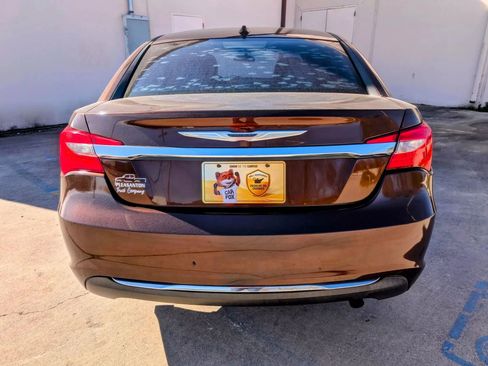Used 2013 Chrysler 200 Touring image 7