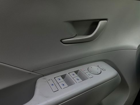 Used 2025 Hyundai Kona SEL image 21