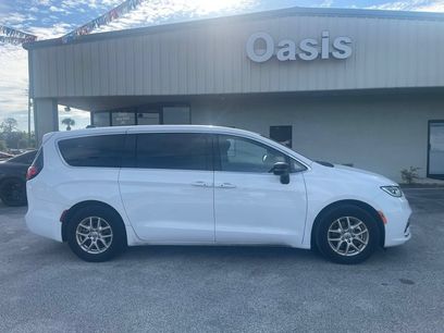 Used 2024 Chrysler Pacifica Touring