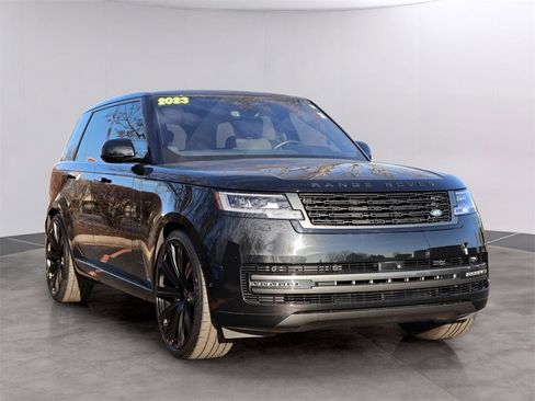 Used 2023 Land Rover Range Rover SE image 3